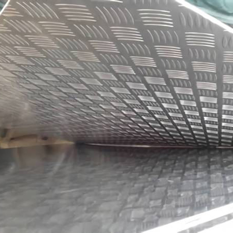 Plaque à carreaux en aluminium